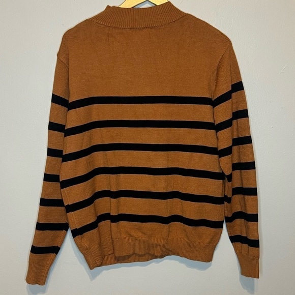 Kirundo Striped Sweater with textured Buttons XL - Picture 5 of 5